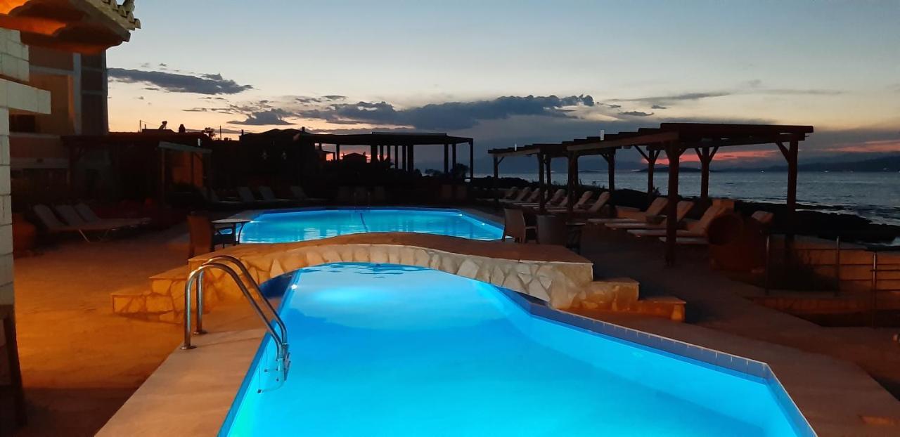 Irides Aparthotel Souvala Buitenkant foto