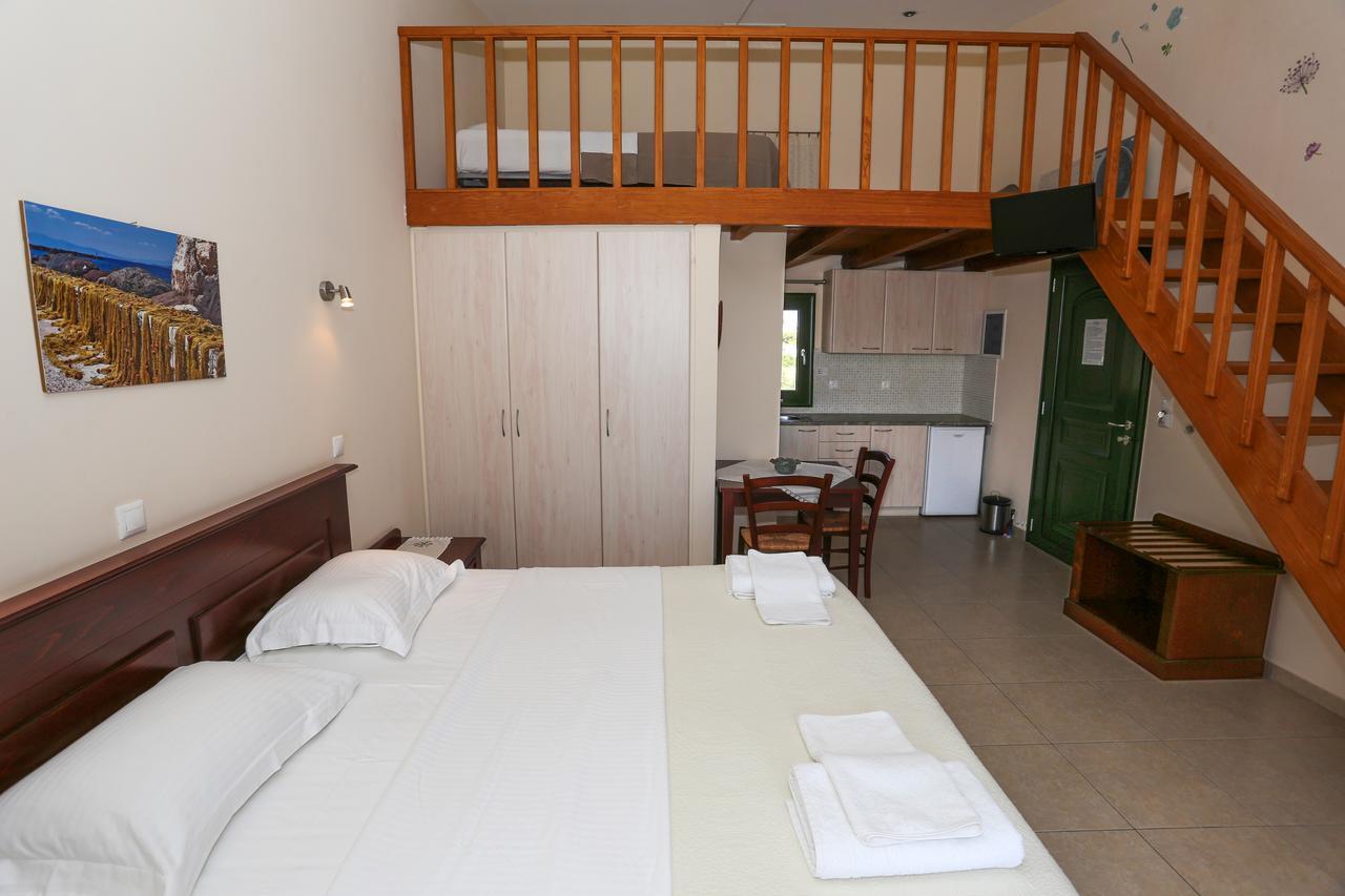 Irides Aparthotel Souvala Buitenkant foto